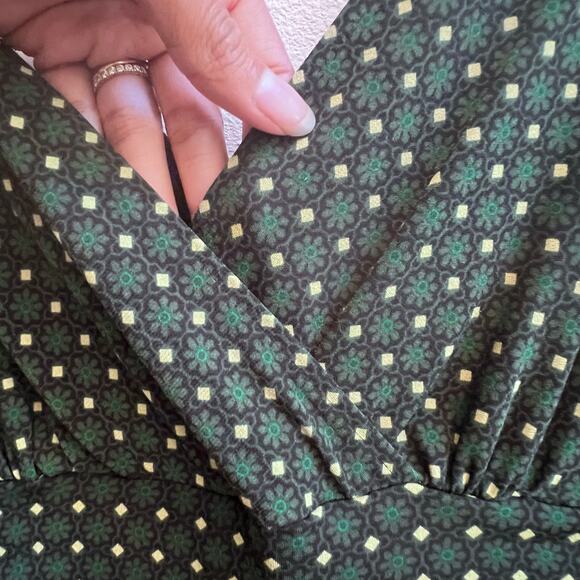 Maggy London V-Neck 1/4 Sleeve Geometric Green Yellow Print Mod Dress Size 10 - Picture 6 of 8
